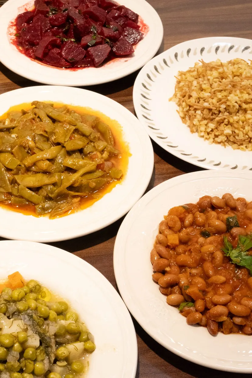 A table set at Nezaf Ev Yemekleri in Nişantaşı with the day's home-cooked dishes